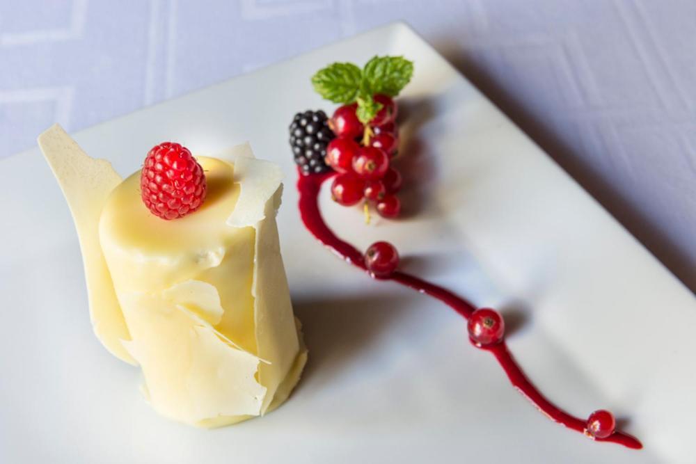 Artres Logis-Hotel-Restaurant La Gentilhommiere מראה חיצוני תמונה