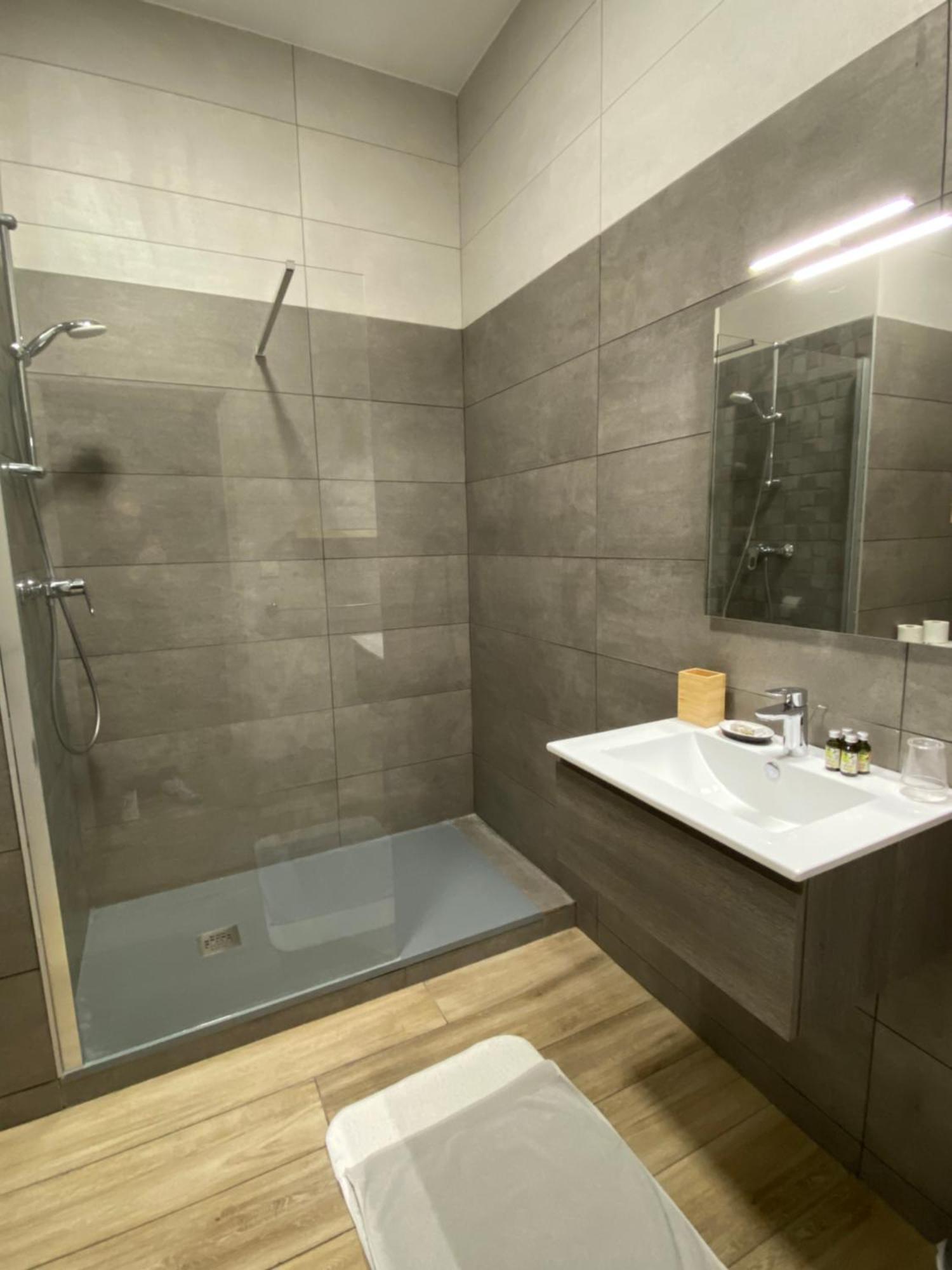 Artres Logis-Hotel-Restaurant La Gentilhommiere מראה חיצוני תמונה