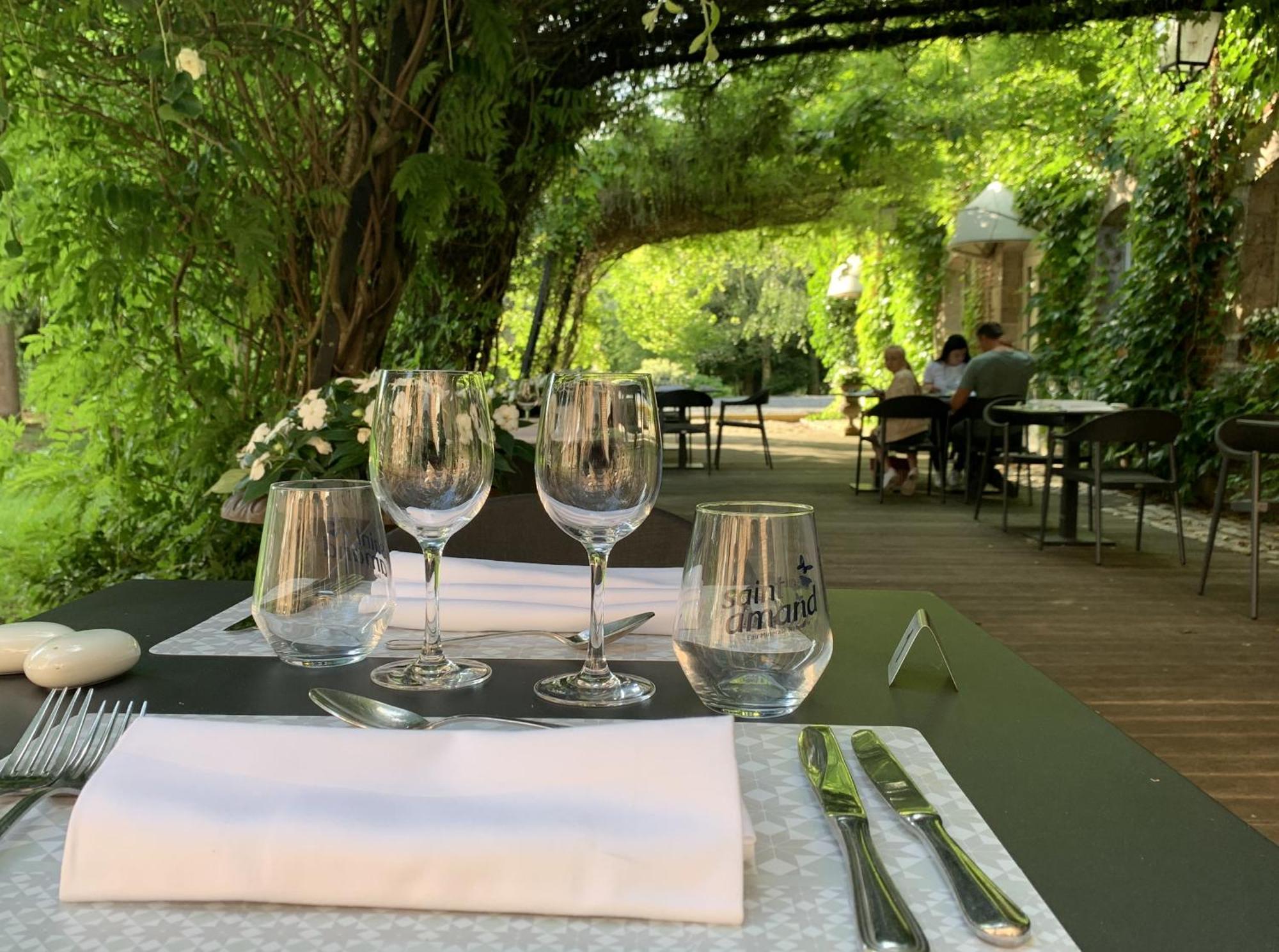 Artres Logis-Hotel-Restaurant La Gentilhommiere מראה חיצוני תמונה